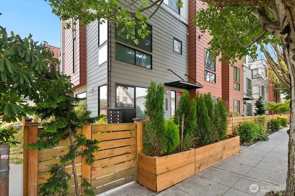 539 S Cloverdale Street #D, Seattle, WA 98108 - #1