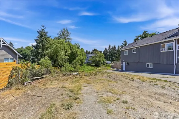 13426 22nd Avenue S #12, Seattle, WA 98168