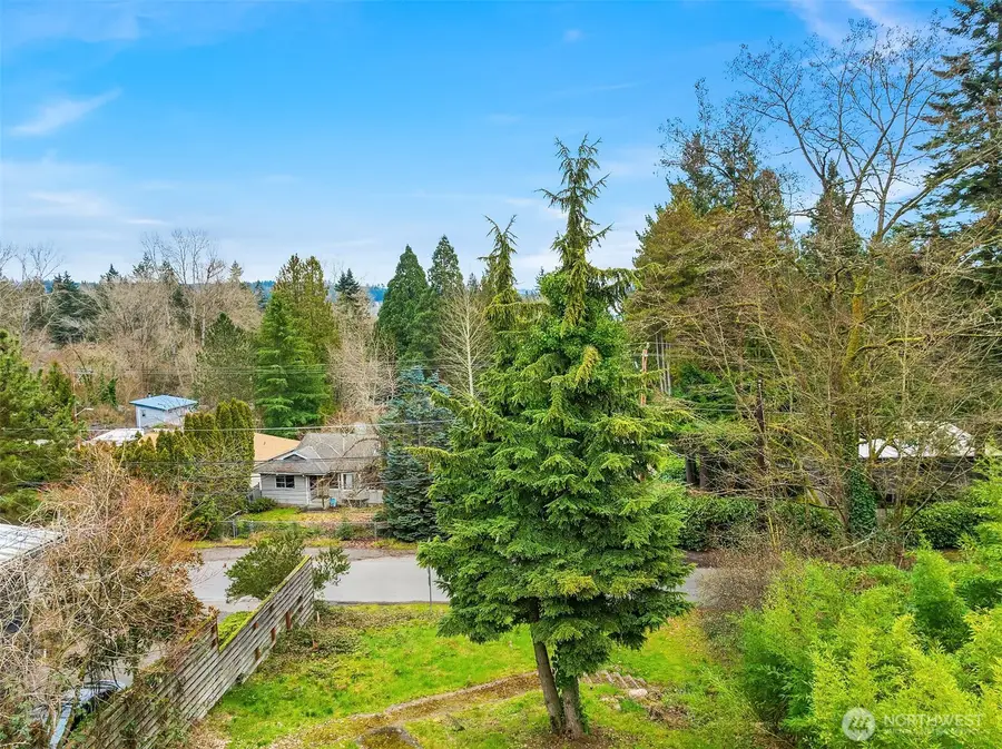 9229 45th Avenue Ne #4, Seattle, WA 98115 - #3