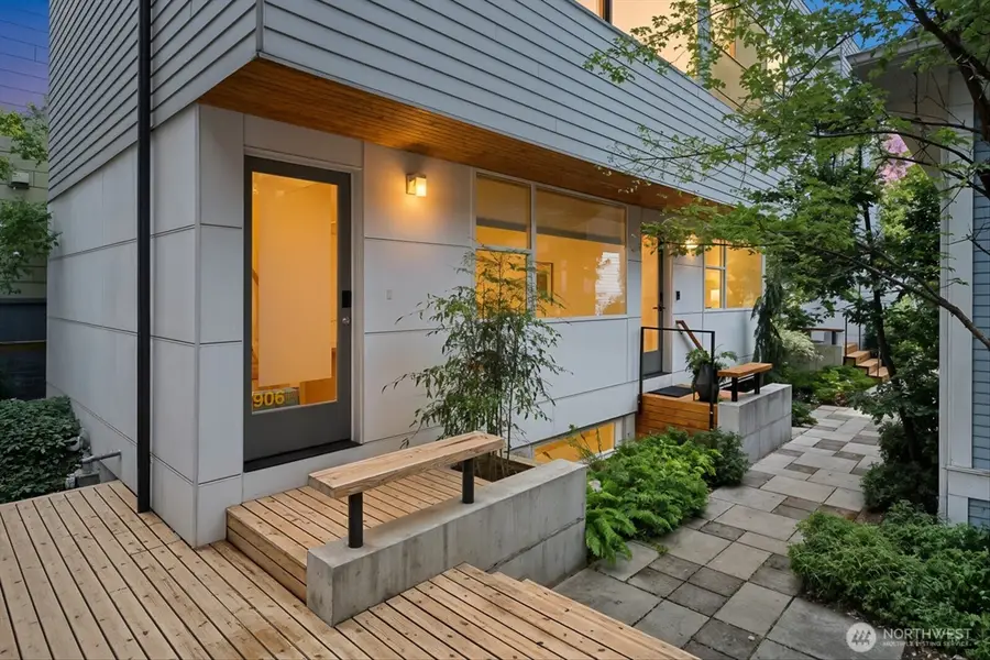 906 13th Avenue #B, Seattle, WA 98122 - #2