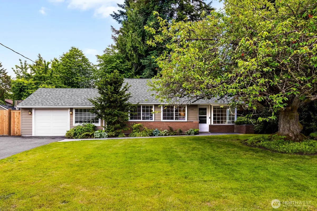 7441 Ne 145th St, Kirkland, WA 98034 - #1