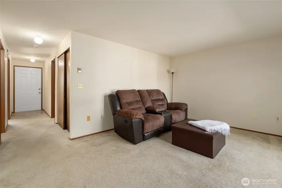 325 NE Kettle Street #105, Oak Harbor, WA 98277 - #3