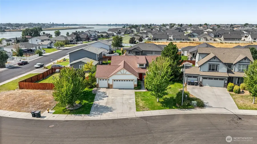 204 N Wellington Street, Moses Lake, WA 98837 - #3