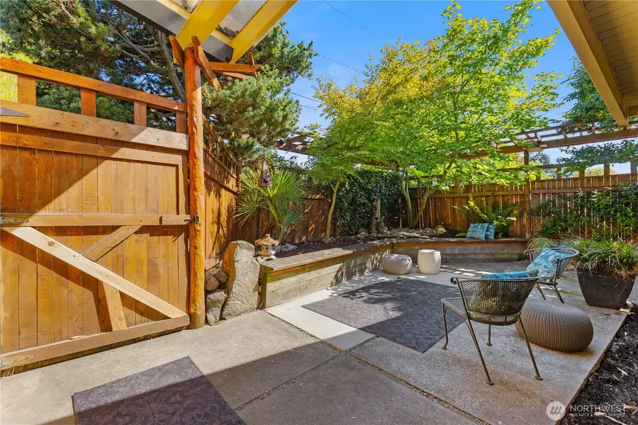 3016 47th Avenue Sw, Seattle, WA 98116 - #2