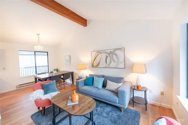 2562 Thorndyke Avenue W #405, Seattle, WA 98199