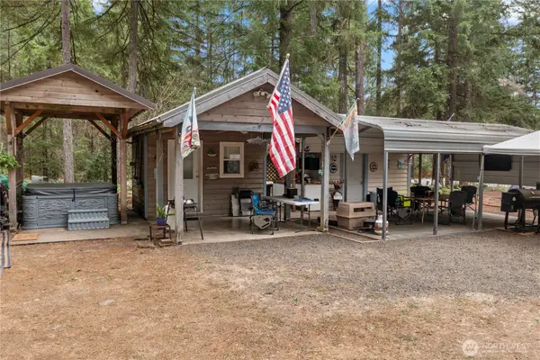 20 N Brook Lane, Hoodsport, WA 98548