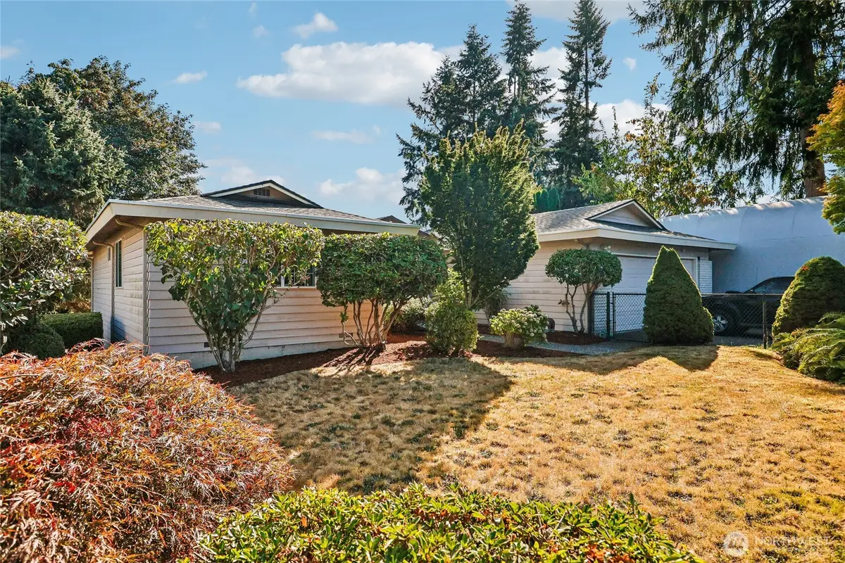 8621 Vistarama Avenue, Everett, WA 98208 - #1