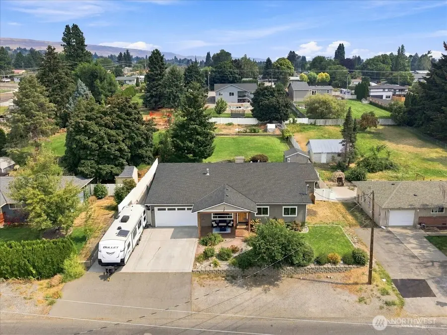 471 N Iowa Avenue, East Wenatchee, WA 98802 - #2