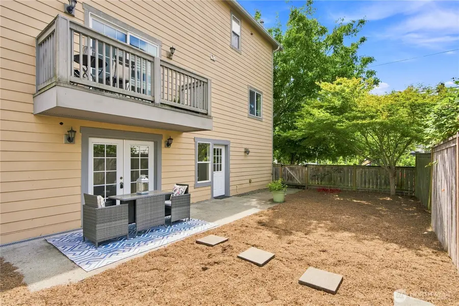 2604 Sw Genesee St, Seattle, WA 98106 - #3