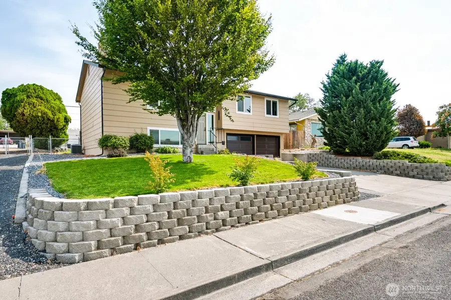1213 S Skyline Drive, Moses Lake, WA 98837 - #2
