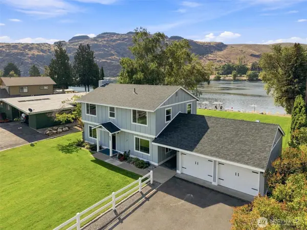 663 Riverside Drive, Pateros, WA 98846