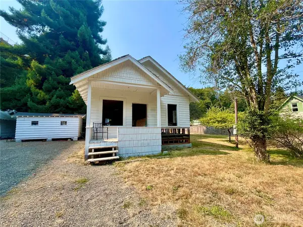 714 S Valley St, Port Angeles, WA 98362