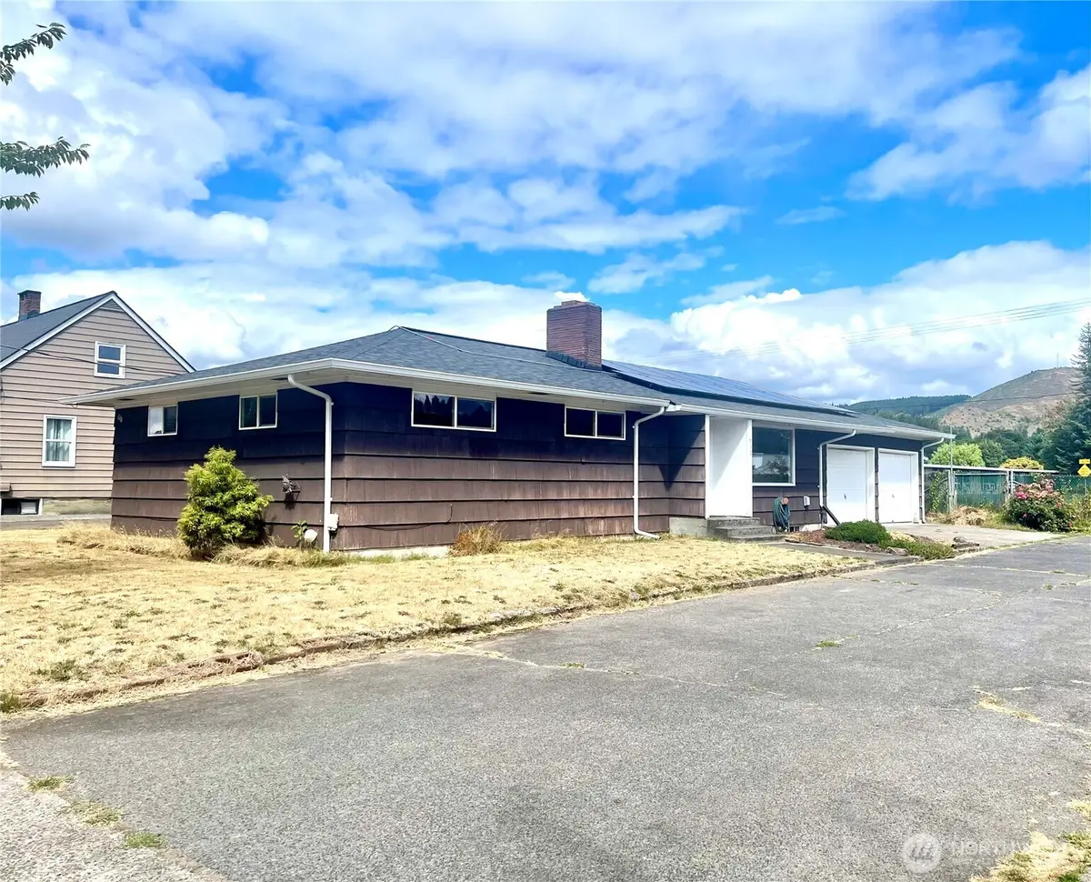 610 SW Front Avenue, Castle Rock, WA 98611 - #1