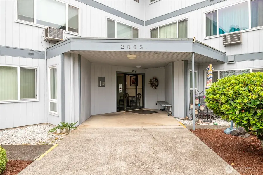 2005 Tibbetts Drive #201, Longview, WA 98632 - #3