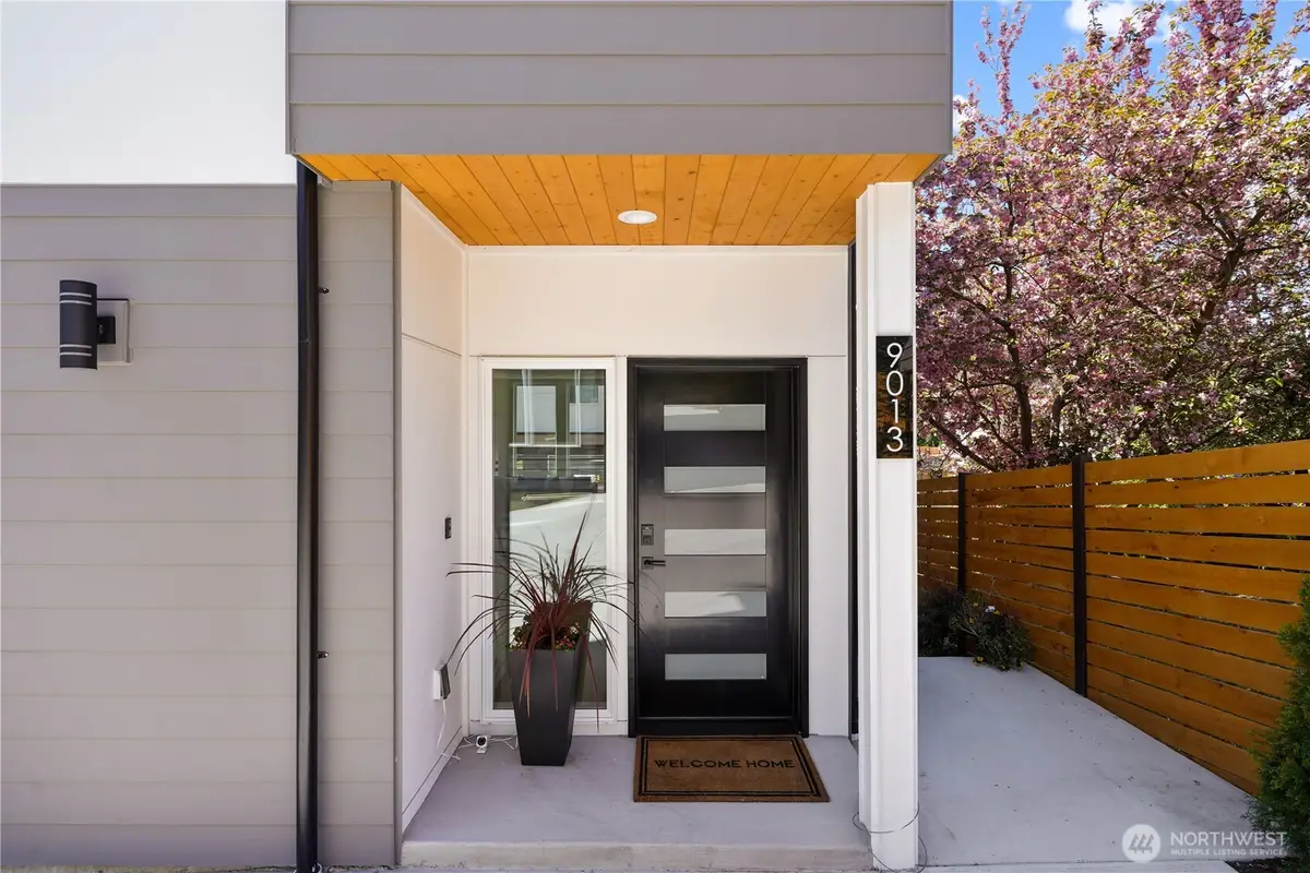 9013 14th Avenue Sw, Seattle, WA 98106 - #1