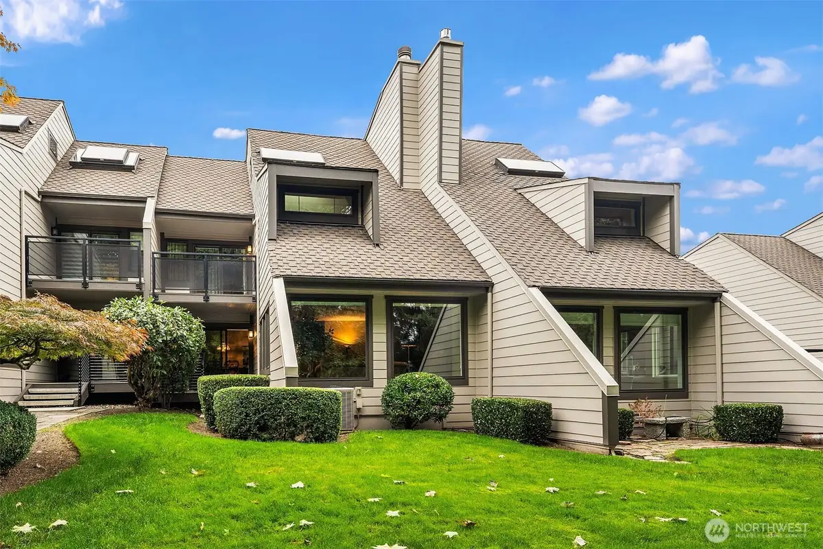 10209 NE 19th Place #D2, Bellevue, WA 98004 - #1