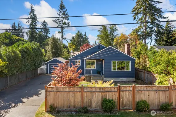 2327 N 140th Street, Seattle, WA 98133