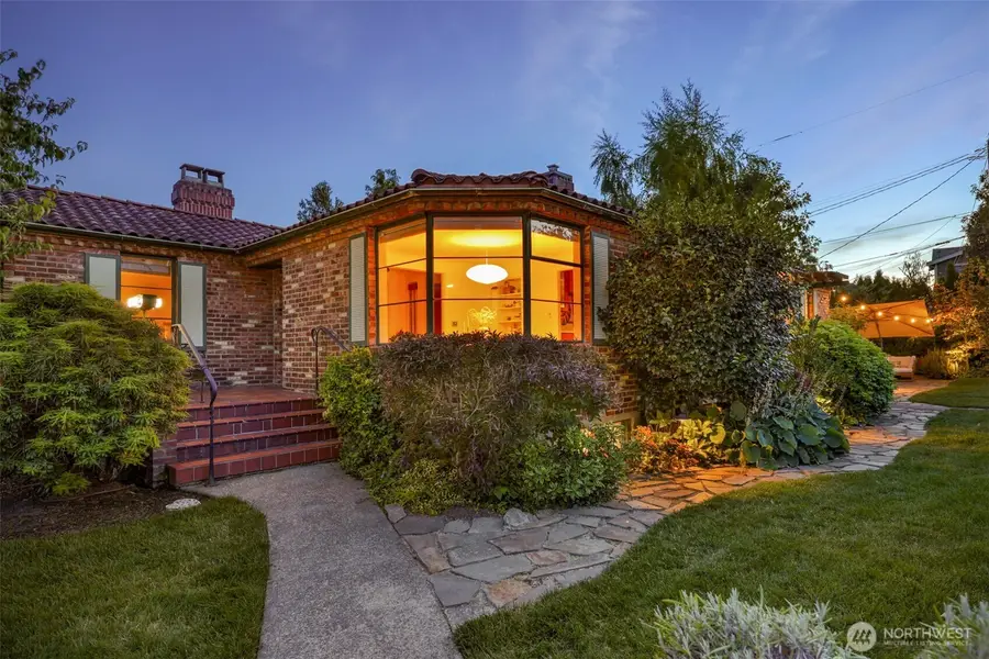 6049 Princeton Avenue Ne, Seattle, WA 98115 - #2