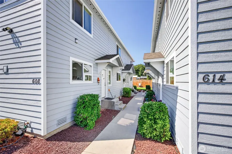 608 Sunset Avenue #1, Wenatchee, WA 98801 - #3