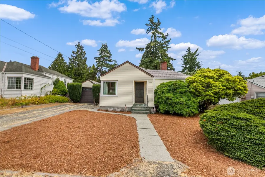 11032 Dayton Avenue N, Seattle, WA 98133 - #2