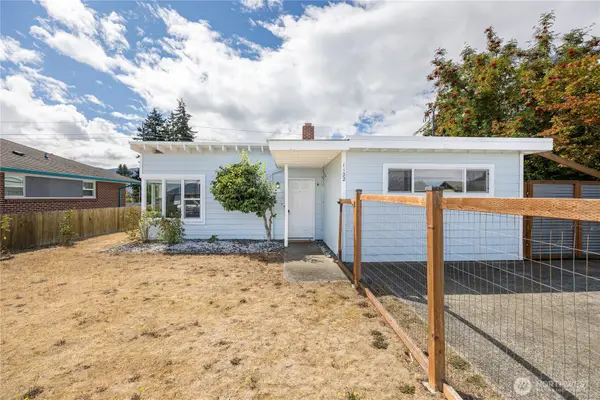 1122 W 5th Street, Port Angeles, WA 98363
