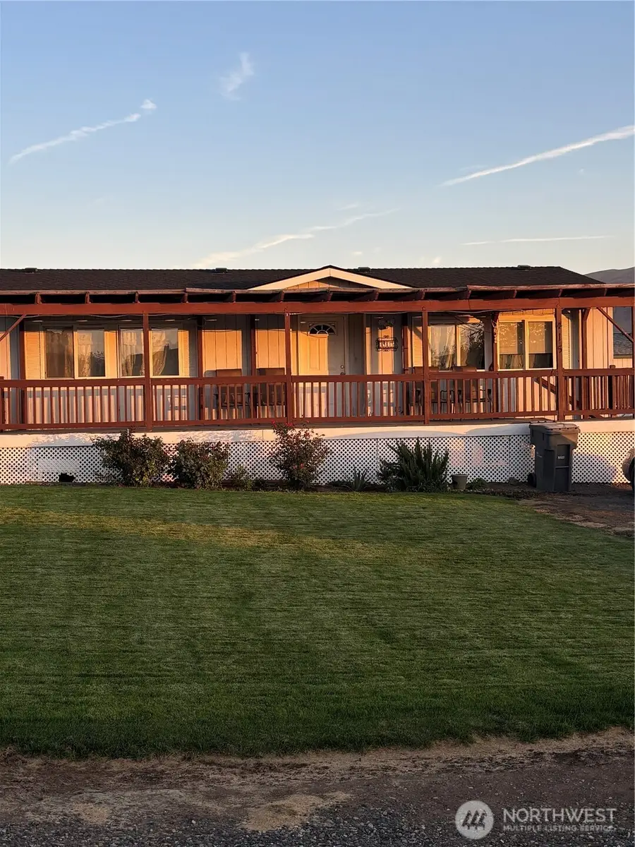 415 Spring Circle Sw, Mattawa, WA 99349 - #2