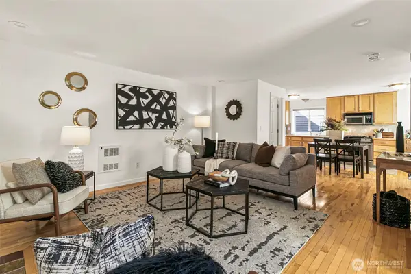 158 15th Avenue #B, Seattle, WA 98122