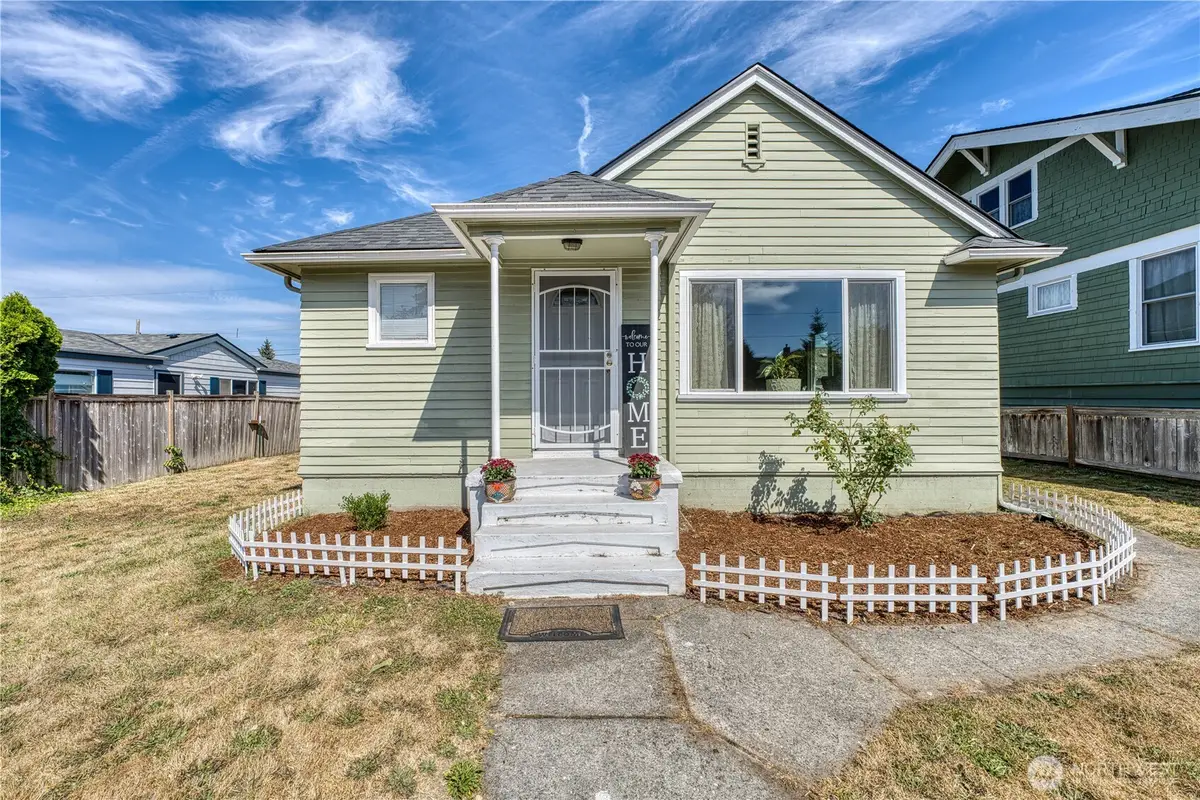 1908 Burwell St, Bremerton, WA 98337 - #1