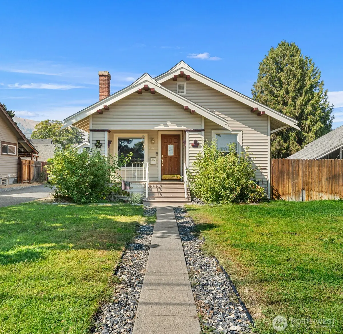 900 Okanogan Avenue, Wenatchee, WA 98801 - #1