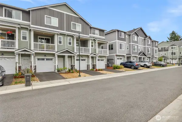 18132 1st Place Sw, Normandy Park, WA 98166