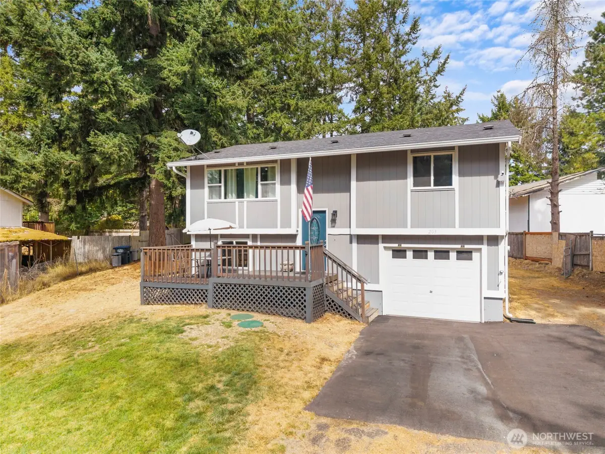 203 W Seattle Street, Rainier, WA 98576 - #1