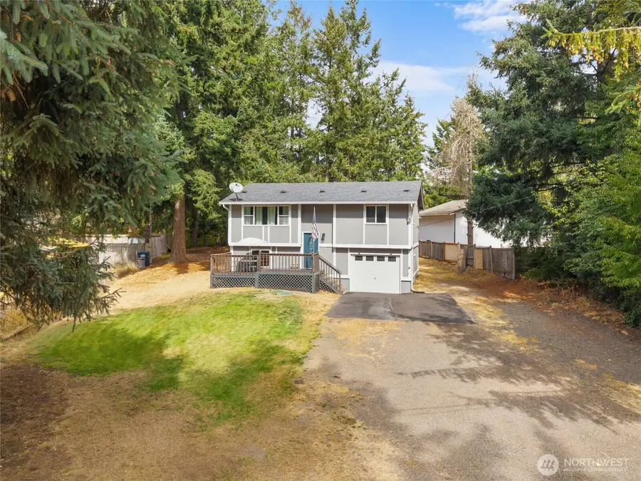 203 W Seattle Street, Rainier, WA 98576 - #3