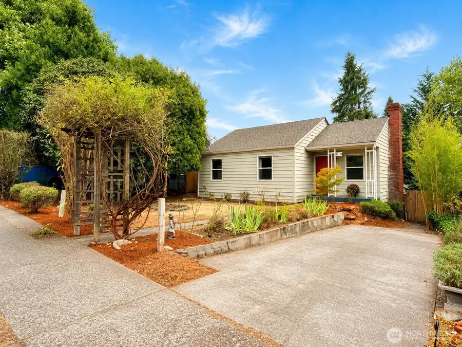 8516 37th Avenue Sw, Seattle, WA 98126 - #3