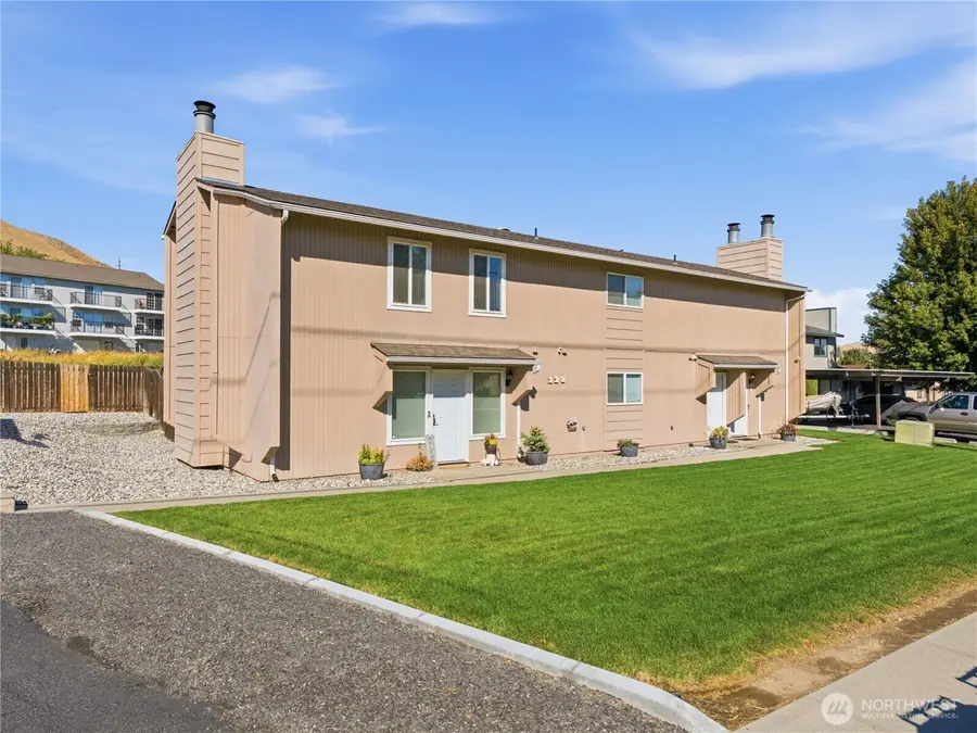 128 S Western Avenue #1, Wenatchee, WA 98801 - #3