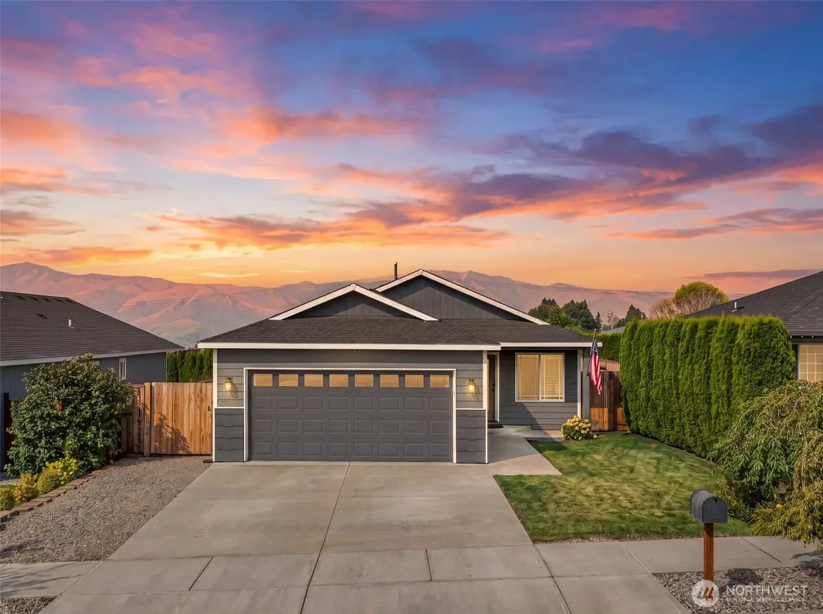 524 N Montclair Avenue, East Wenatchee, WA 98802 - #1