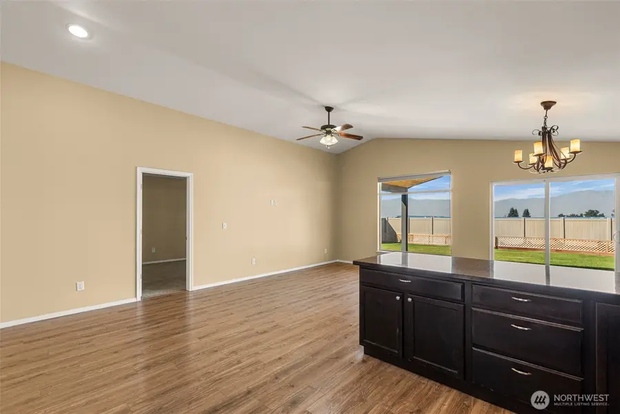 524 N Montclair Avenue, East Wenatchee, WA 98802 - #3