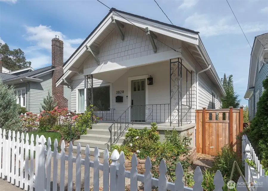 3820 Burke Avenue N, Seattle, WA 98103 - #3