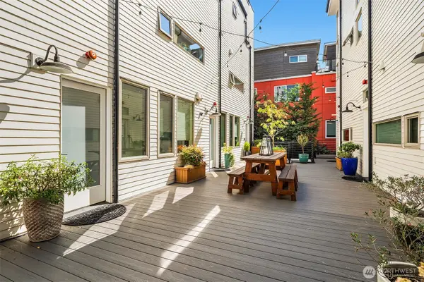 1537 Grandview Place E #D, Seattle, WA 98112