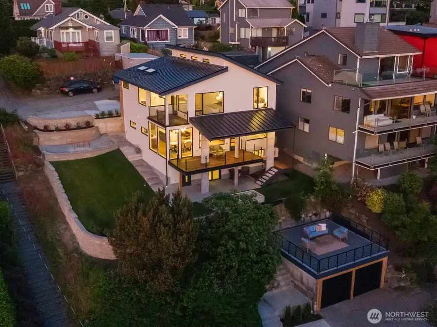 7602 44th Avenue Sw, Seattle, WA 98136 - #3