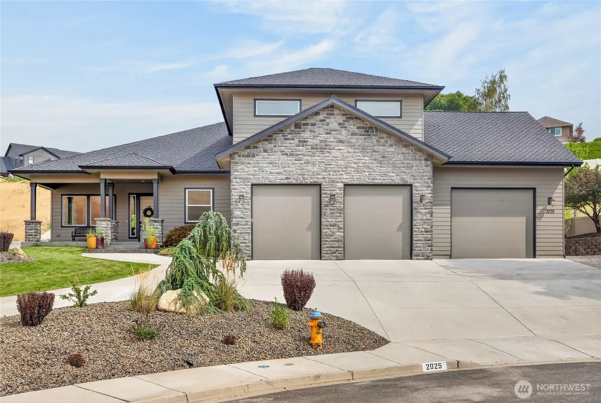 2025 Broadhurst Pl, Wenatchee, WA 98801 - #1