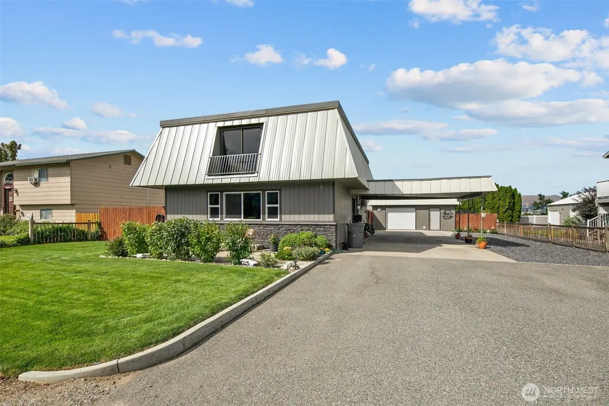 2214 NW Columbia Avenue, East Wenatchee, WA 98802 - #1