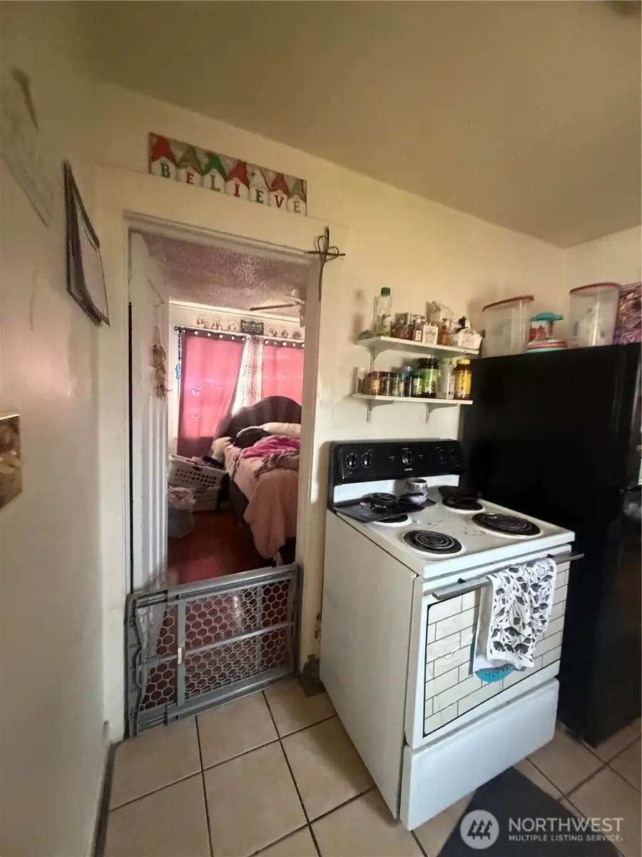 403 Queen Anne, Yakima, WA 98902 - #3