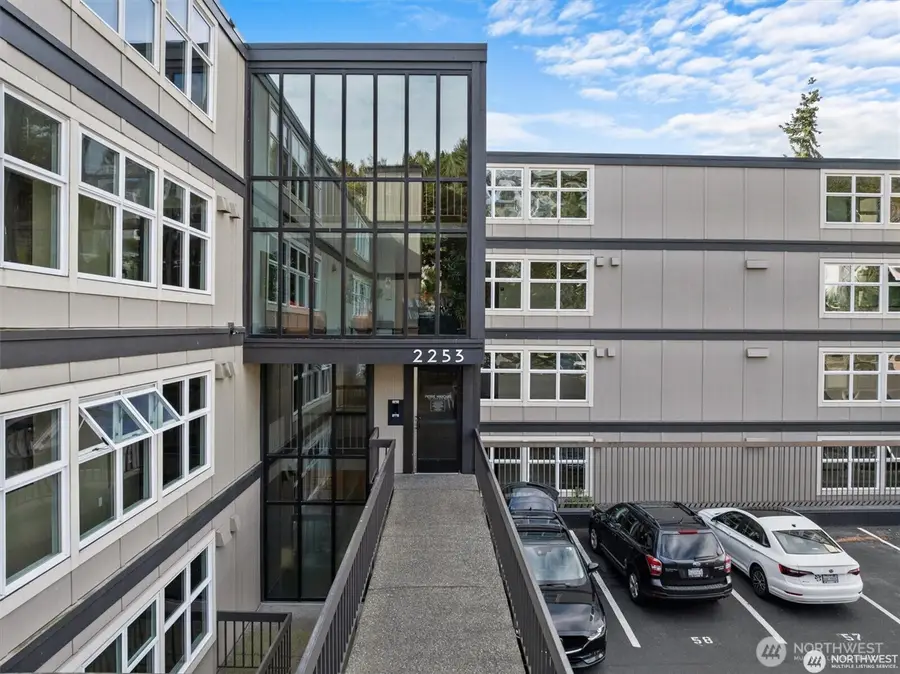 2253 Gilman Drive W #104, Seattle, WA 98119 - #2