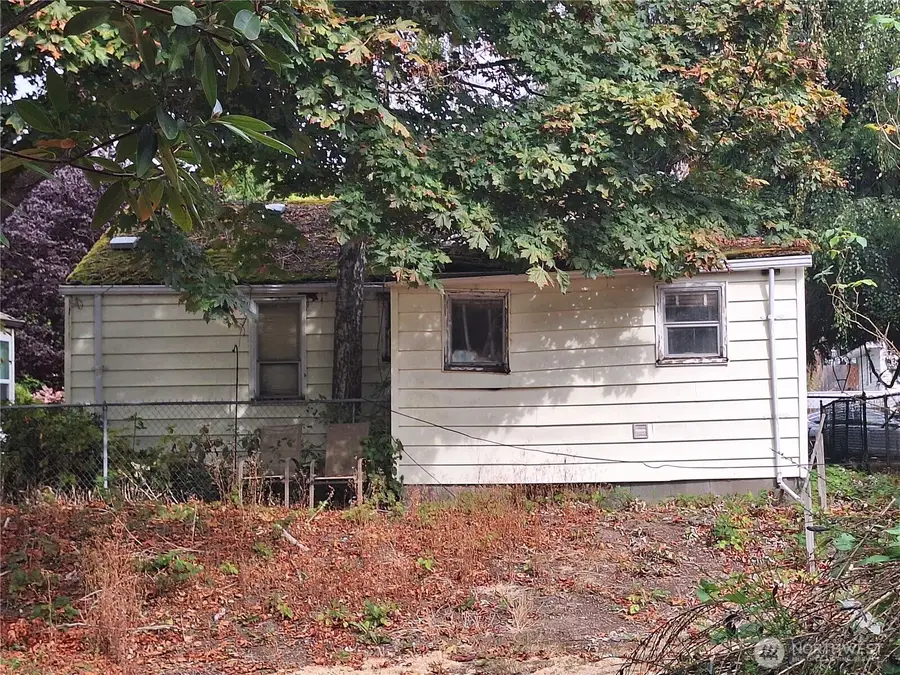 5647 38th Avenue Sw, Seattle, WA 98126 - #2