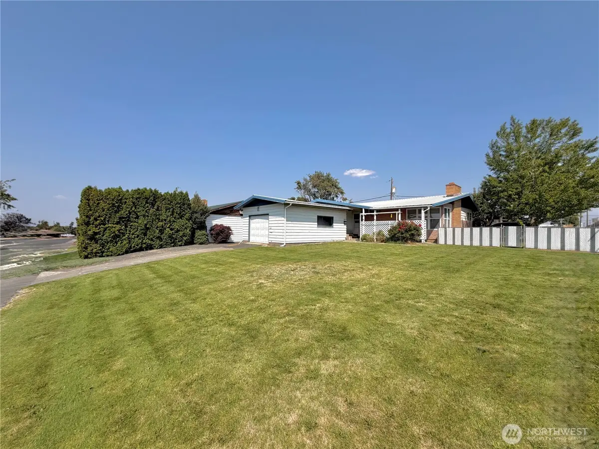 1241 S Skyline Drive, Moses Lake, WA 98837 - #1