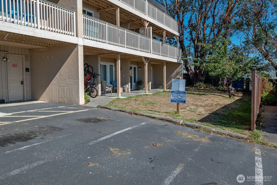 1188 SE Pioneer Way #103, Oak Harbor, WA 98277 - #2