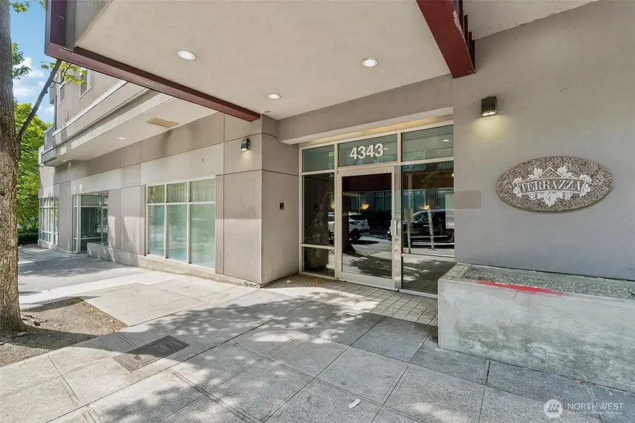 4343 Roosevelt Way Ne #608, Seattle, WA 98105 - #2