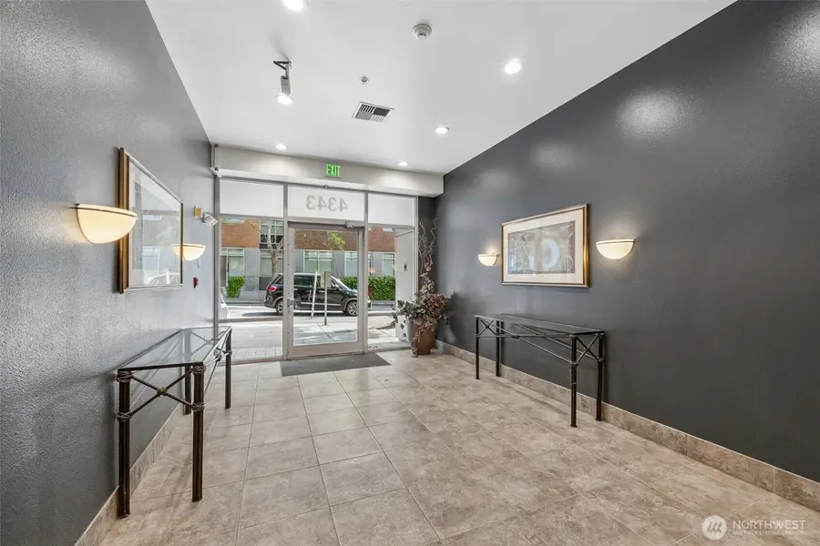 4343 Roosevelt Way Ne #608, Seattle, WA 98105 - #3