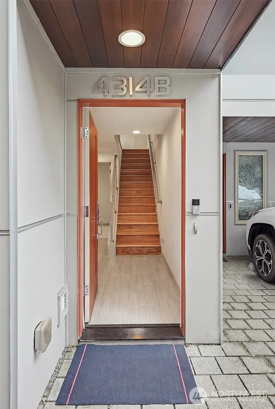 4314 Whitman Avenue N #B, Seattle, WA 98103 - #2