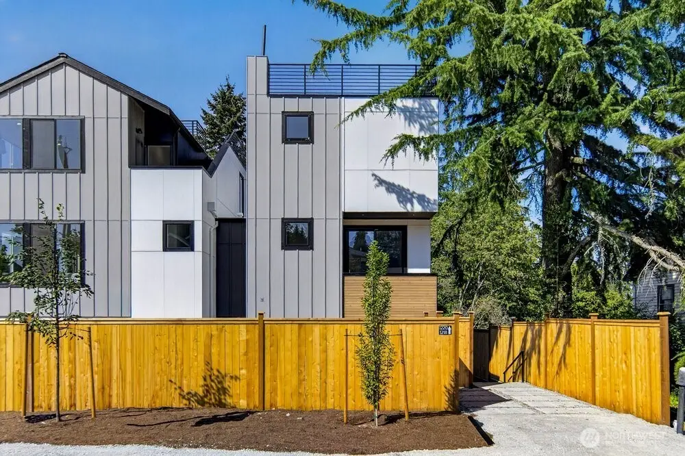 1218 NE 100th Street, Seattle, WA 98102 - #1